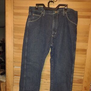 Wrangler Men's Classic Indigo Straight Jeans